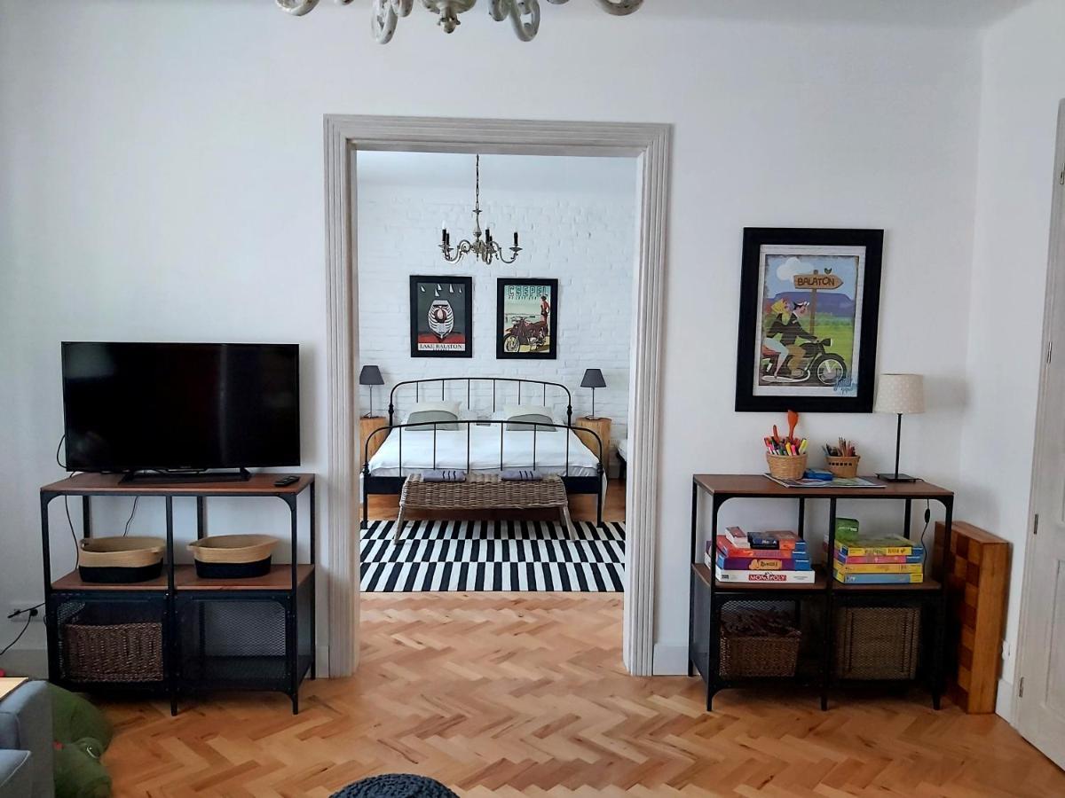 Belvarosi Kerteshaz Keszthely Buitenkant foto