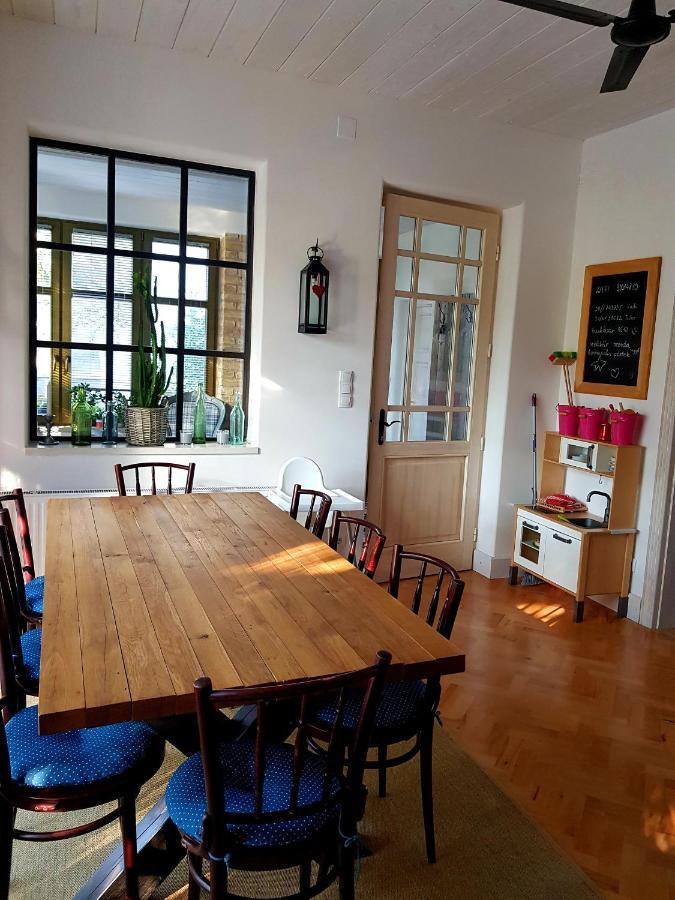 Belvarosi Kerteshaz Keszthely Buitenkant foto