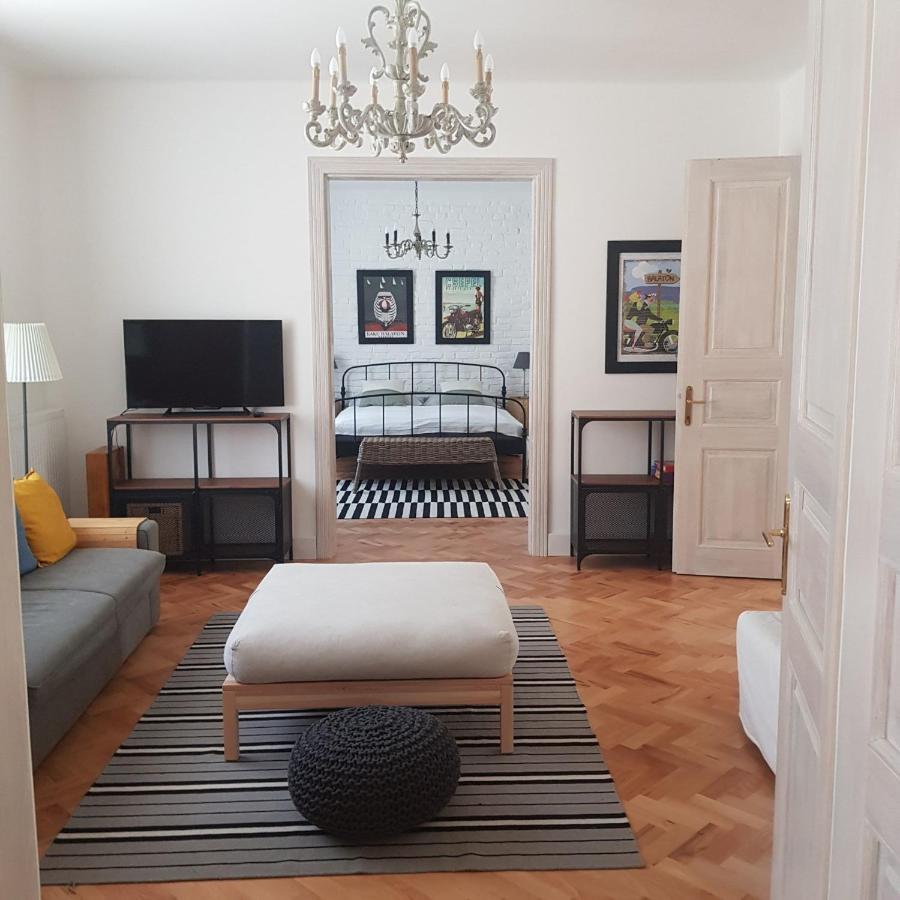Belvarosi Kerteshaz Keszthely Buitenkant foto